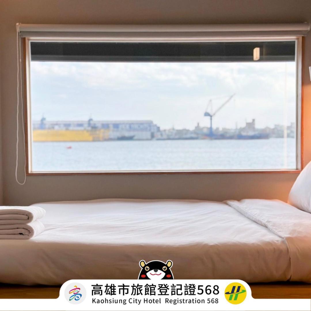 Kw2 Hostel Kaohsiung Bagian luar foto